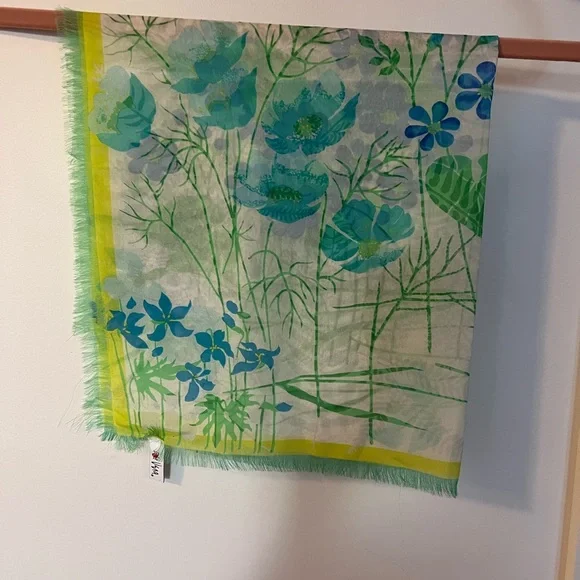 Vera square sheer silk chiffon scarf. Never worn/used. - Picture 1 of 2